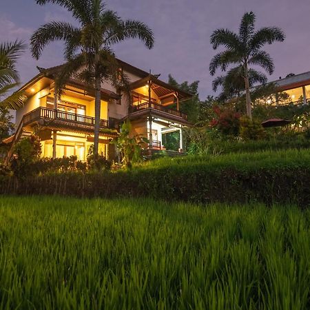 Lesong Hotel And Restaurant Munduk Exterior foto