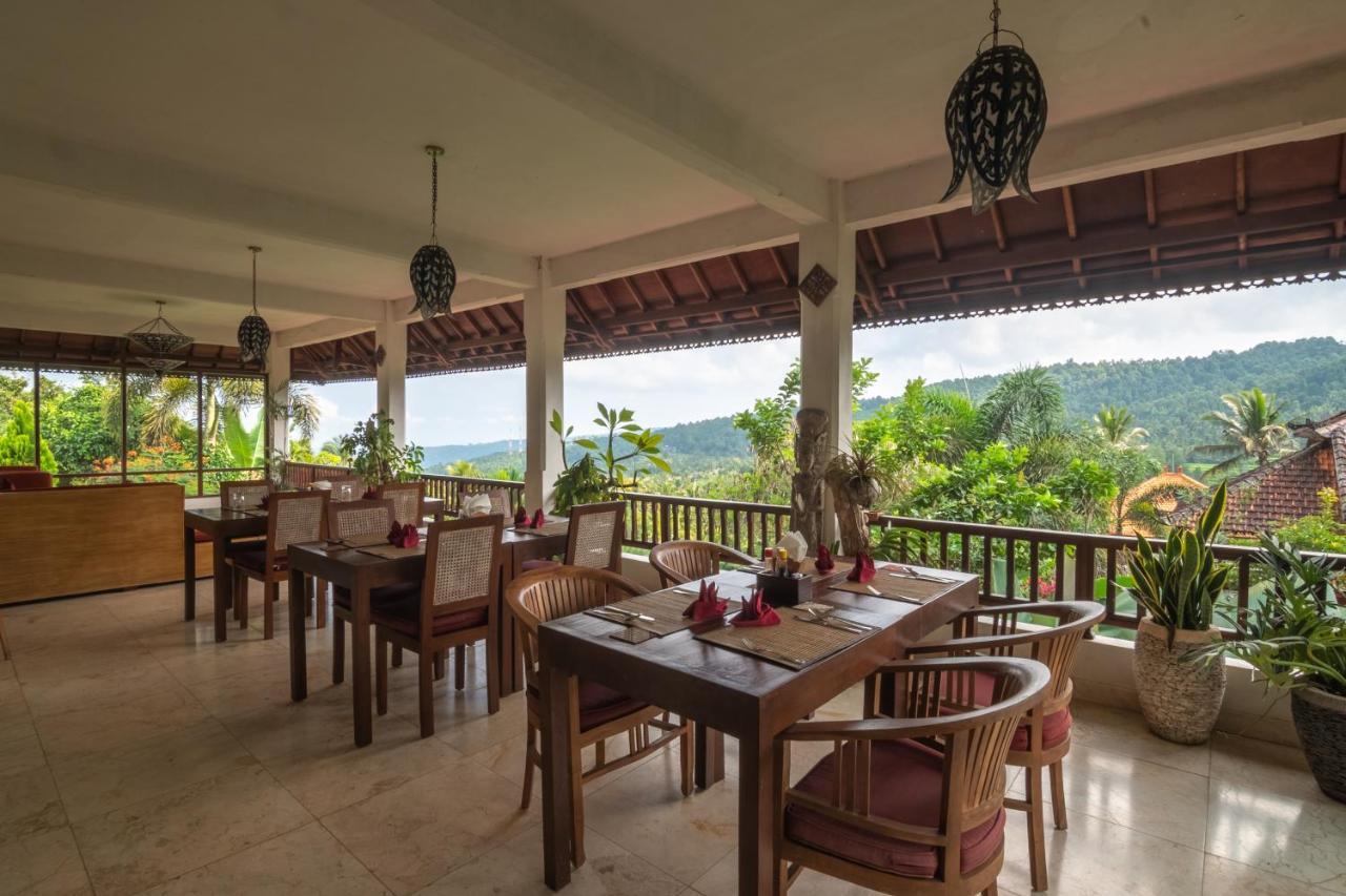 Lesong Hotel And Restaurant Munduk Exterior foto