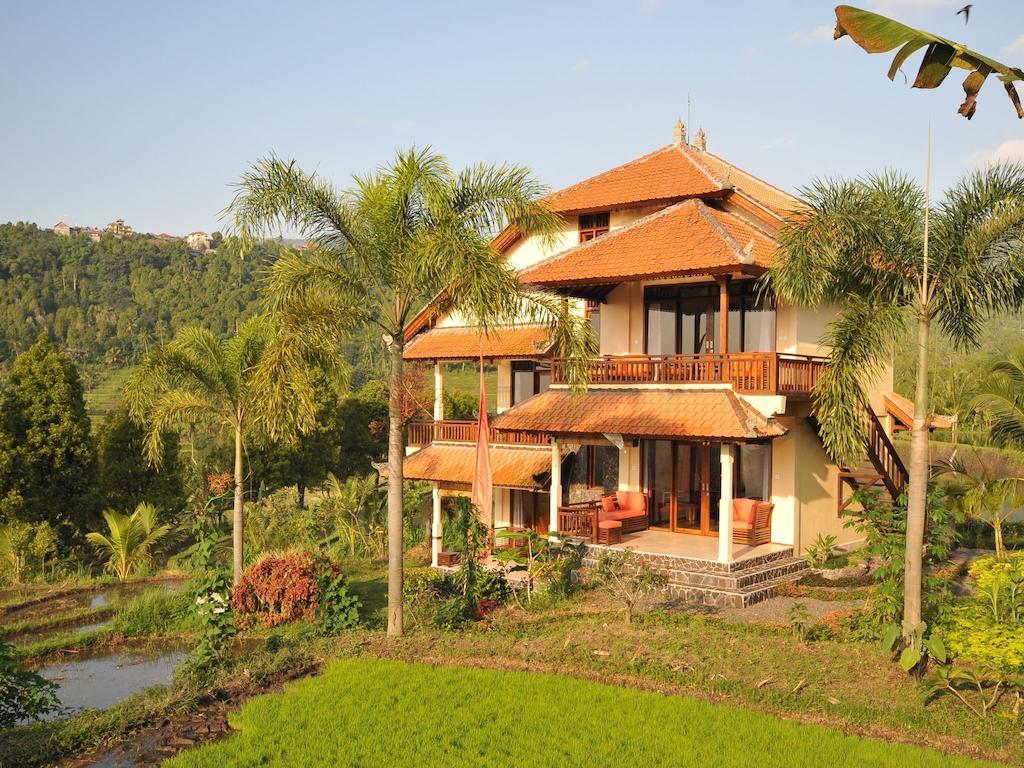 Lesong Hotel And Restaurant Munduk Quarto foto