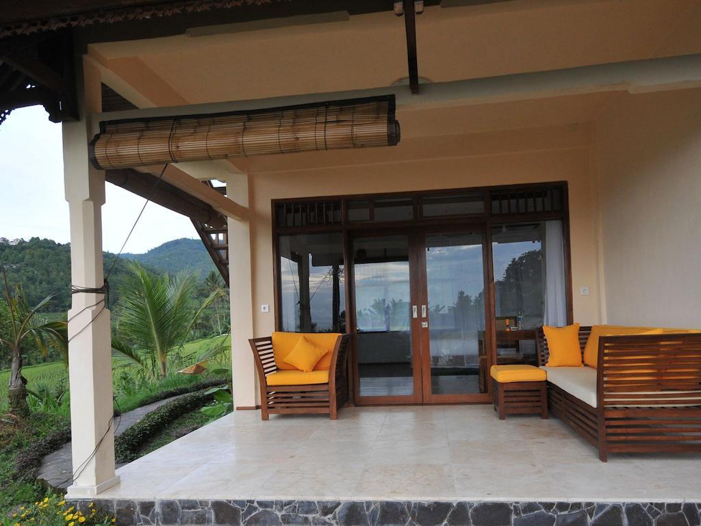 Lesong Hotel And Restaurant Munduk Quarto foto